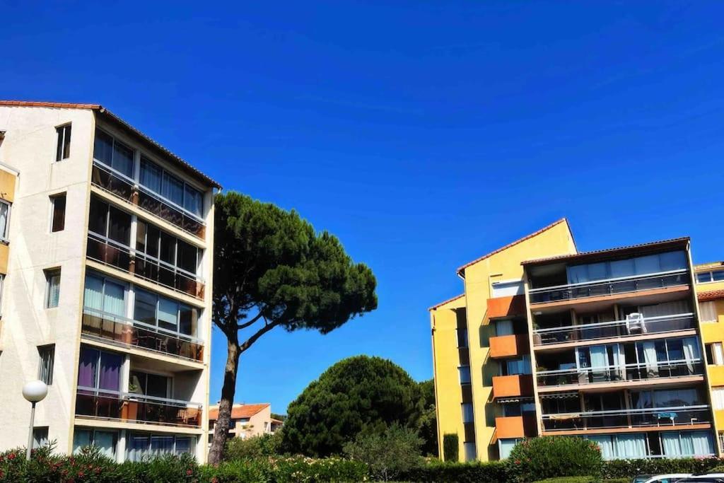Appartement Vintage 90 M2 Duplex Classe Frejus Bagian luar foto